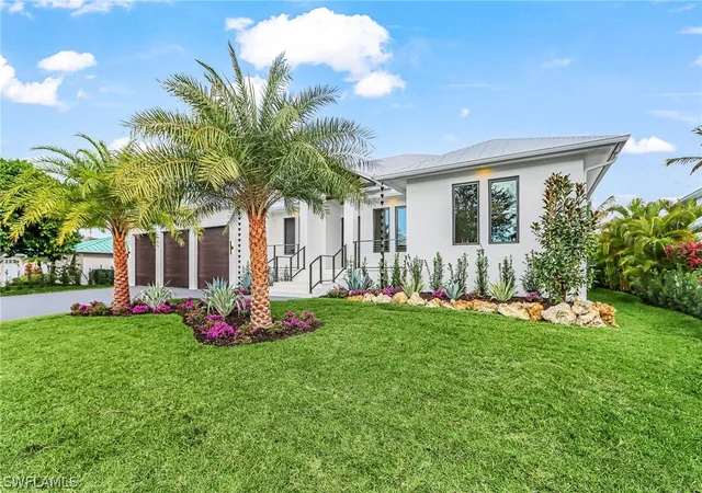 Photo 3 of Single family home for sale at 2393 Longboat Dr, Naples, FL 34104 | MLS# 226008334 | Listing updated on 2026-09-04