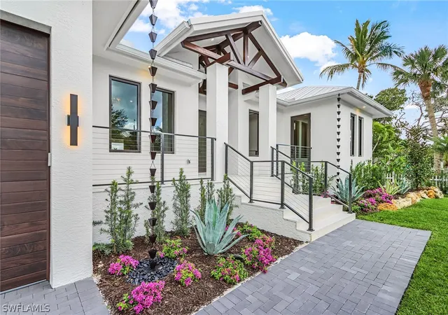 Photo 4 of Single family home for sale at 2393 Longboat Dr, Naples, FL 34104 | MLS# 226008334 | Listing updated on 2026-09-04