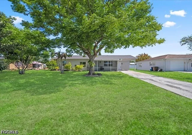 Photo 1 of Single family home for sale at 121 E 3rd Street, Lehigh Acres, FL 33936 | MLS# 2026010530 | Listing updated on 2026-09-02