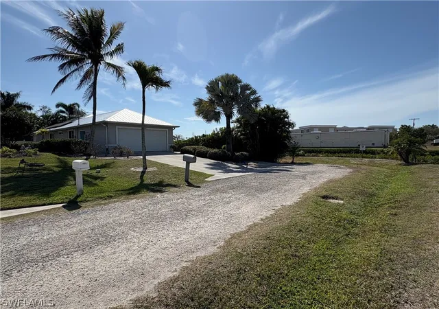 Photo 3 of Single family home for sale at 2500 Lee St, Naples, FL 34112 | MLS# 226009356 | Listing updated on 2026-09-11