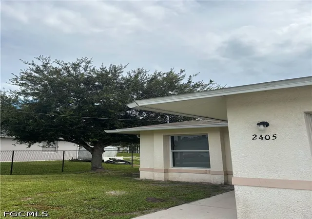 Photo 1 of Sale Pending at 2405/2407 Vernon Ave S, Lehigh Acres, FL 33973 | MLS# 2026010600 | Listing updated on 2026-10-13