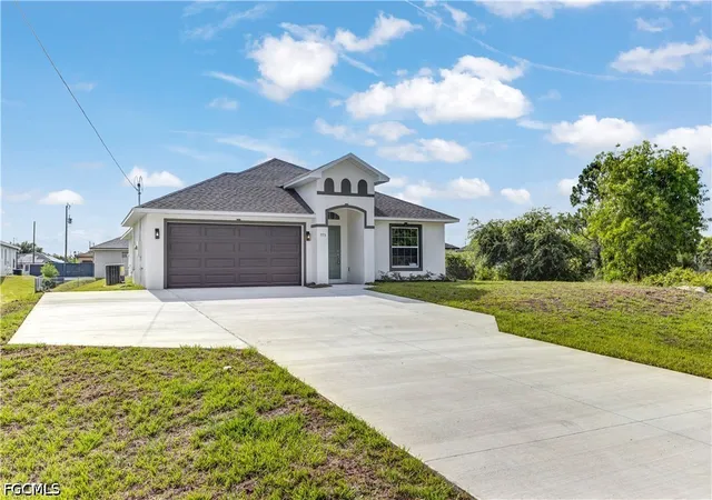 Photo 1 of Single family home for sale at 773 Bell Blvd S, Lehigh Acres, FL 33974 | MLS# 2026010685 | Listing updated on 2026-09-14