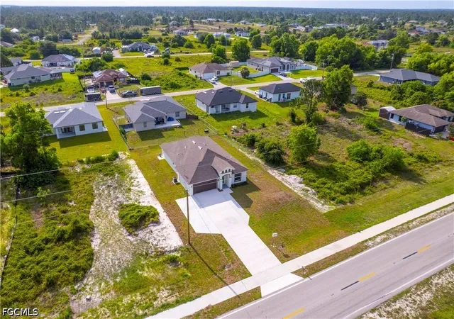 Photo 3 of Single family home for sale at 773 Bell Blvd S, Lehigh Acres, FL 33974 | MLS# 2026010685 | Listing updated on 2026-09-14