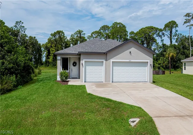 Photo 1 of Single family home for sale at 3037 Harvard Cir, Labelle, FL 33935 | MLS# 2026010986 | Listing updated on 2026-09-04