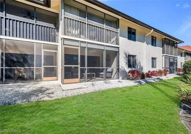 Listing Photo 3 - Condo for sale in building located at 4955 Pepper Cir, Naples, FL 34113 - Unit #B106