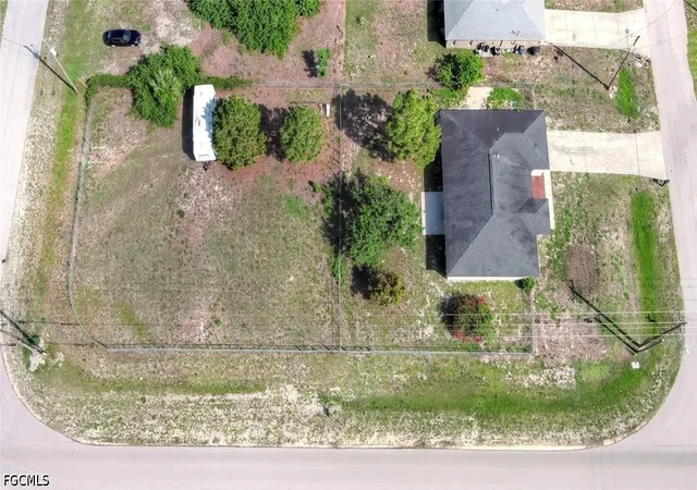 Photo 3 of Single family home for sale at 530 Peerless Cir, Lehigh Acres, FL 33974 | MLS# 2026011339 | Listing updated on 2026-09-15