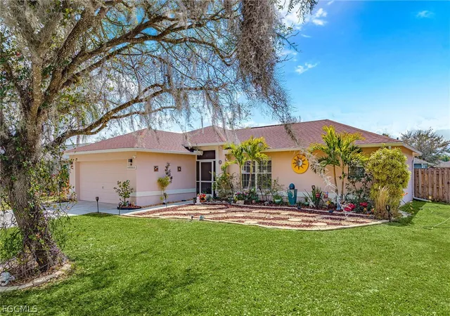 Photo 1 of Sale Pending at 15552 Horseshoe Ln, Fort Myers, FL 33905 | MLS# 2026011855 | Listing updated on 2026-09-14