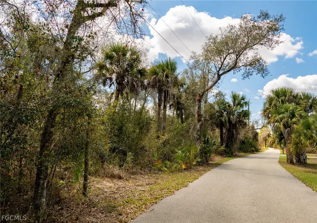 Photo 2 of Sale Pending at 3751 Bateman Rd, Alva, FL 33920 | MLS# 2026011874 | Listing updated on 2026-09-09