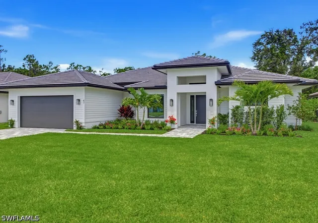 Photo 1 of Single family home for sale at 67 Willowick Dr, Naples, FL 34110 | MLS# 226010643 | Listing updated on 2026-09-13