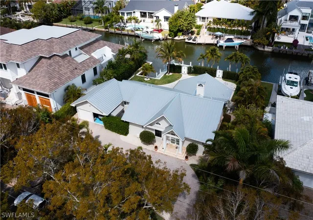 Photo 3 of Single family home for sale at 675 18th Avenue S, Naples, FL 34102 | MLS# 226009754 | Listing updated on 2026-09-15