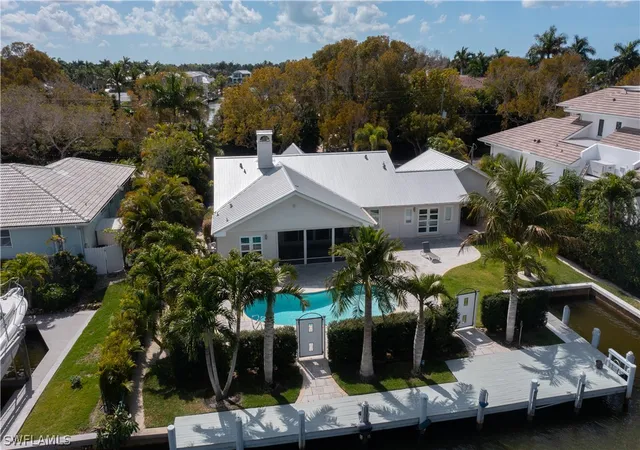 Photo 3 of Single family home for sale at 675 18th Avenue S, Naples, FL 34102 | MLS# 226009754 | Listing updated on 2026-09-15