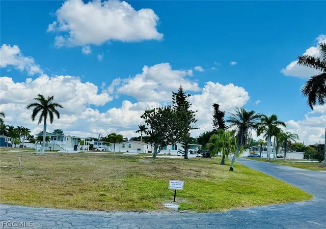 Land for sale at 27 Cottonwood Dr, Fort Myers, FL 33908 | MLS# 2026012310