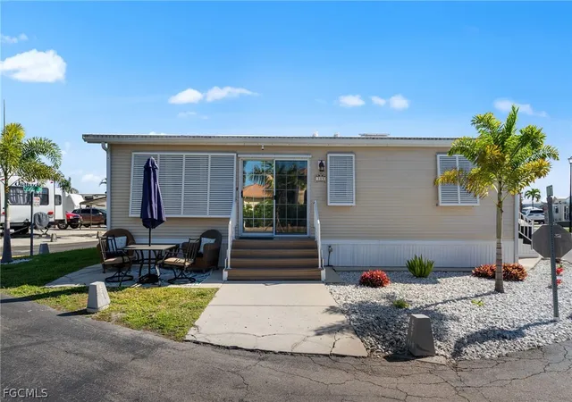 Photo 3 of Sale Pending at 11791 Papershell Dr, Fort Myers, FL 33908 | MLS# 2026012377 | Listing updated on 2026-09-09