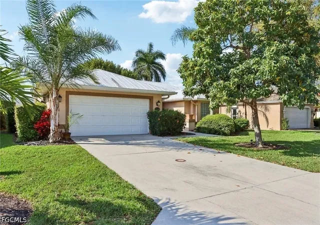 Photo 2 of Single family home for sale at 5118 Harrogate Ct, Naples, FL 34112 | MLS# 2026012404 | Listing updated on 2026-09-11