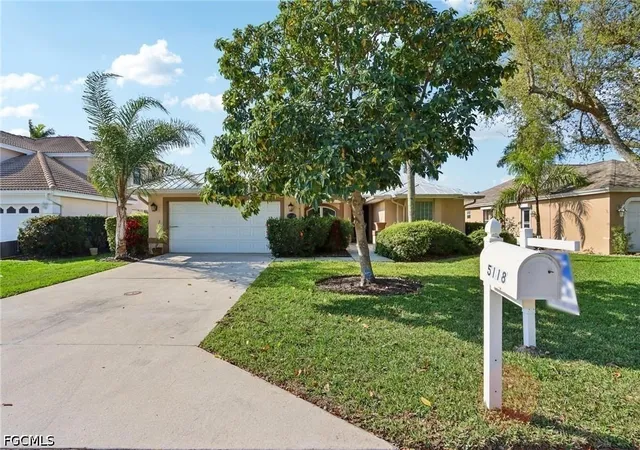 Photo 3 of Single family home for sale at 5118 Harrogate Ct, Naples, FL 34112 | MLS# 2026012404 | Listing updated on 2026-09-11