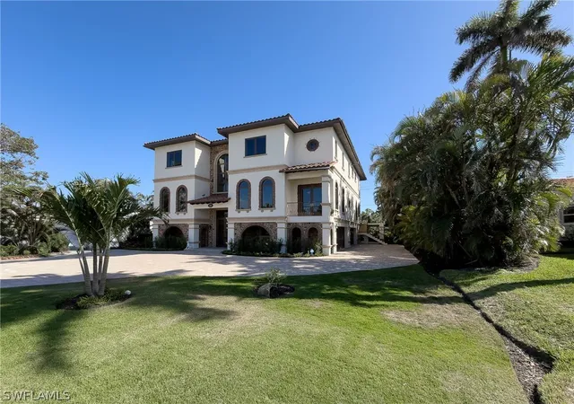 Photo 2 of Single family home for sale at 200 S Golf Dr, Naples, FL 34102 | MLS# 226011149 | Listing updated on 2026-09-18