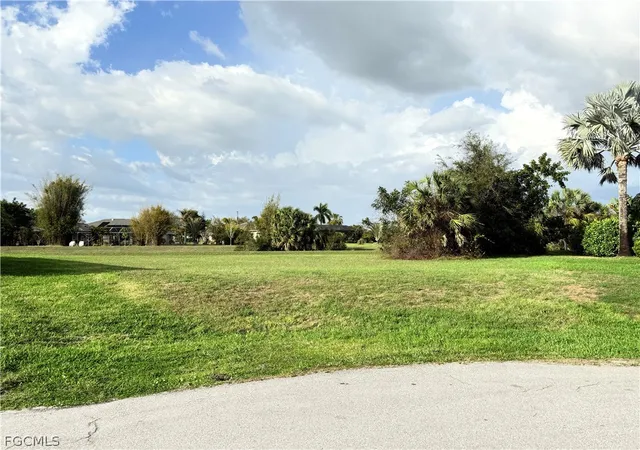 Photo 2 of Sale Pending at 335 Vitorio St, Punta Gorda, FL 33983 | MLS# 2026012763 | Listing updated on 2026-09-04