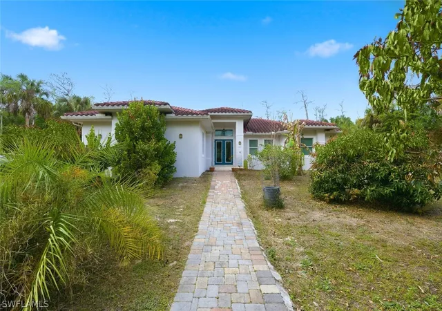 Photo 2 of Single family home for sale at 181 35th Avenue Ne, Naples, FL 34120 | MLS# 226010802 | Listing updated on 2026-09-10