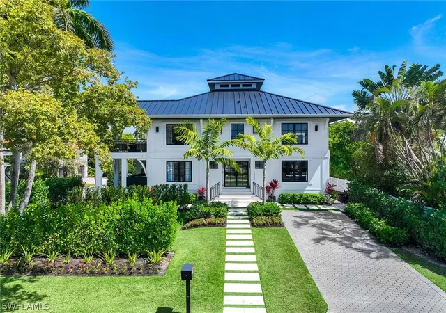 Photo 2 of Single family home for sale at 1355 4th Street S, Naples, FL 34102 | MLS# 226011370 | Listing updated on 2026-09-13