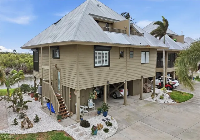 Photo 4 of Townhouse for sale at 7731 Bocilla Ln #10, Bokeelia, FL 33922 | MLS# 2026013160 | Listing updated on 2026-09-13