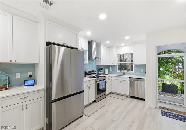 Listing Photo 5 - Condo for sale in building located at 1220 Se 40Th St, Cape Coral, FL 33904 - Unit #8