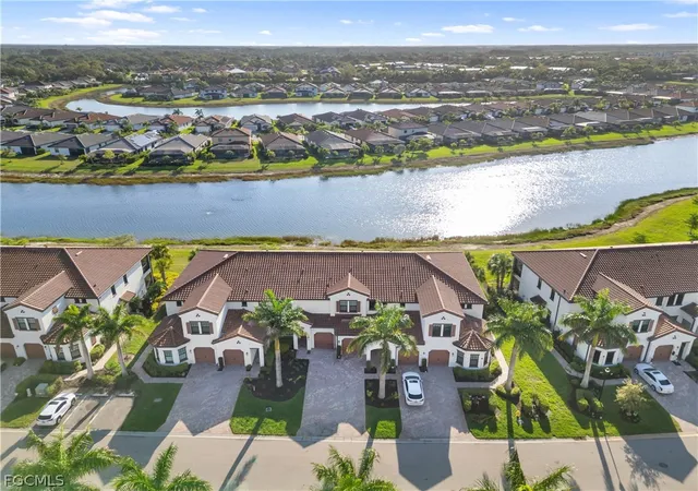 Listing Photo 4 - Condo for sale in building located at 11785 Grand Belvedere Wy, Fort Myers, FL 33913 - Unit #202