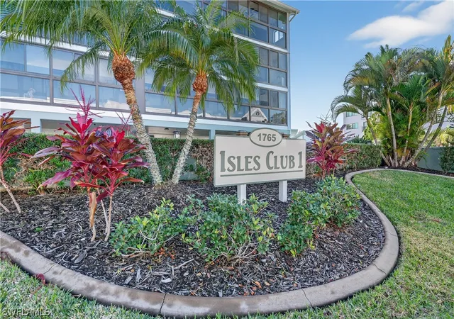 Listing Photo 4 - Condo for sale in building located at 1765 Jamaica Wy, PUNTA GORDA, FL 33950 - Unit #101