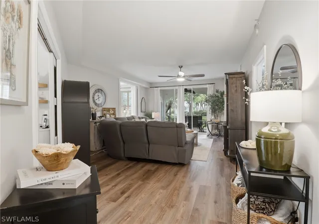 Listing Photo 4 - Condo for sale in building located at 88 Silver Oaks Cir, Naples, FL 34119 - Unit #4-101