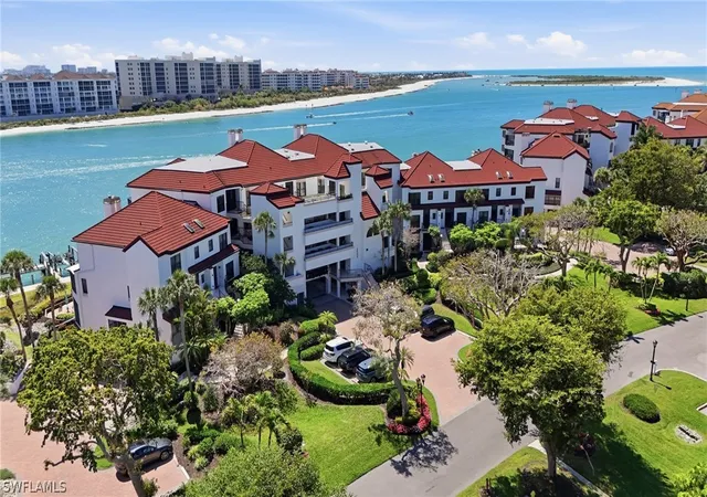 Listing Photo 4 - Condo for sale in building located at 309 La Peninsula Blvd, Naples, FL 34113 - Unit #309