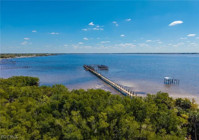 Listing Photo 2 - Condo for sale in building located at 23465 Harborview Rd, PUNTA GORDA, FL 33980 - Unit #734