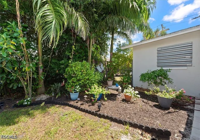 Photo 33 of Single family home for sale at 162 Brooks Rd, North Fort Myers, FL 33917 | MLS# 2026013884 | Listing updated on 2026-09-14