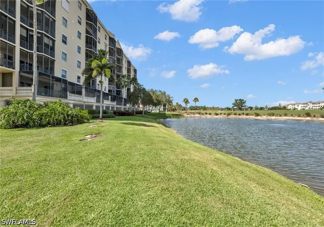 Listing Photo 2 - Condo for sale in building located at 580 El Camino Real, Naples, FL 34119 - Unit #3402