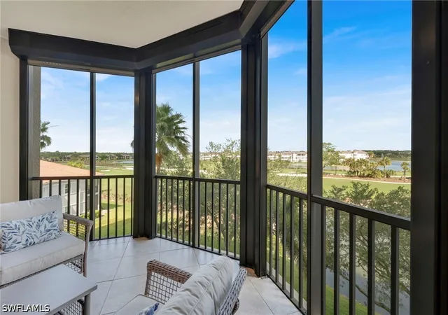 Listing Photo 4 - Condo for sale in building located at 580 El Camino Real, Naples, FL 34119 - Unit #3402