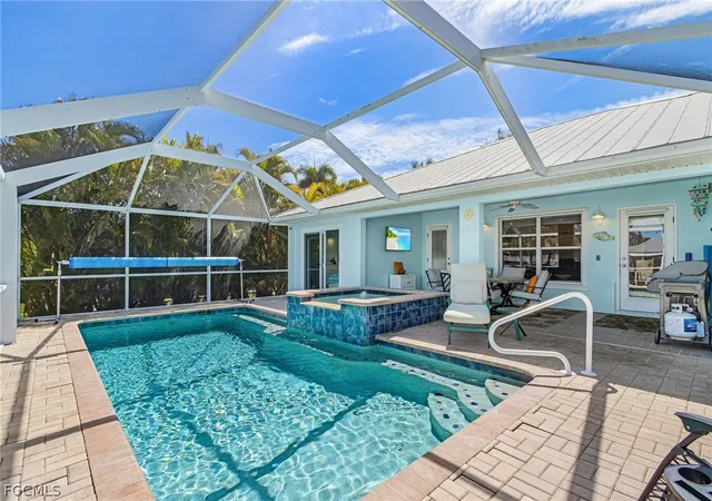 Photo 2 of Single family home for sale at 3778 Pinetree Dr, St James City, FL 33956 | MLS# 2026013919 | Listing updated on 2026-09-29