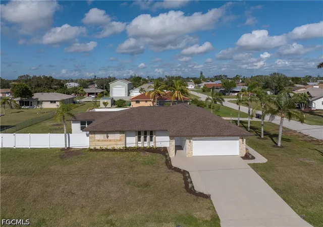 Photo 3 of Sale Pending at 1725 Se 3rd Street, Cape Coral, FL 33990 | MLS# 2026014312 | Listing updated on 2026-09-14