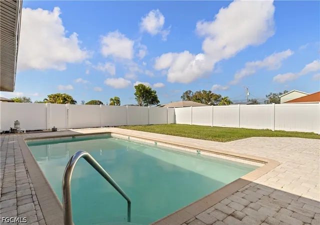 Photo 3 of Sale Pending at 1725 SE 3rd Street, Cape Coral, FL 33990 | MLS# 2026014312 | Listing updated on 2026-09-14