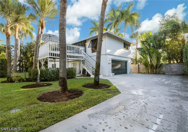 Photo 2 of Single family home for sale at 1225 Sandpiper St, Naples, FL 34102 | MLS# 226012455 | Listing updated on 2026-09-16