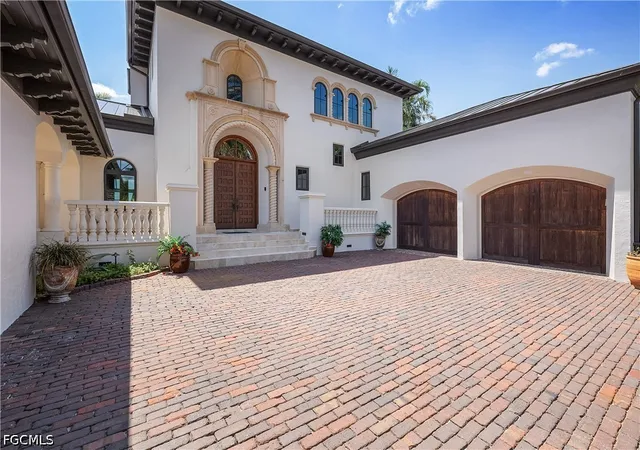 Photo 3 of Single family home for sale at 1526 Hermitage Ln, Cape Coral, FL 33914 | MLS# 2026014809 | Listing updated on 2026-09-01
