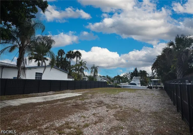 Land for sale at 2228 Marina Park Dr, Fort Myers, FL 33905 | MLS# 2026015468
