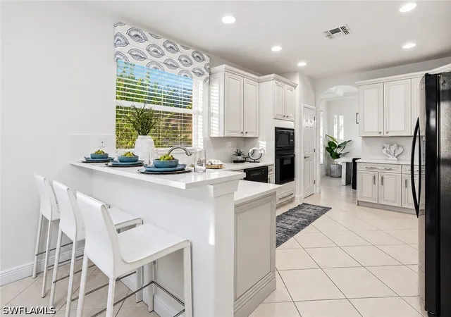 Listing Photo 4 - Condo for sale at Lake Placid Condo, Unit 4828 Cerromar Dr, Lake Placid Condo, Miami, FL 33014 | Built Year: 1968-1968
