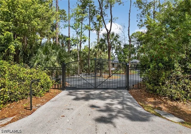 Photo 3 of Single family home for sale at 4075 1st Avenue Sw, Naples, FL 34119 | MLS# 226011878 | Listing updated on 2026-09-15