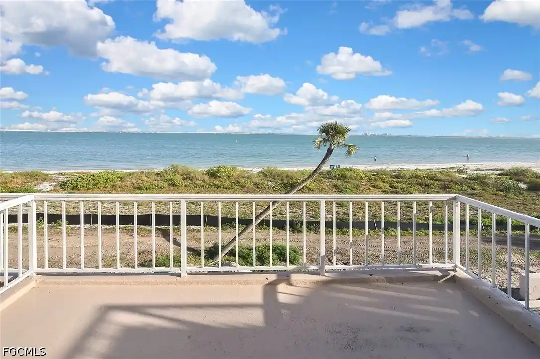 Listing Photo 2 - Condo for sale in 200 Periwinkle Wy located at 200 Periwinkle Wy, Sanibel, FL 33957 - Unit #225