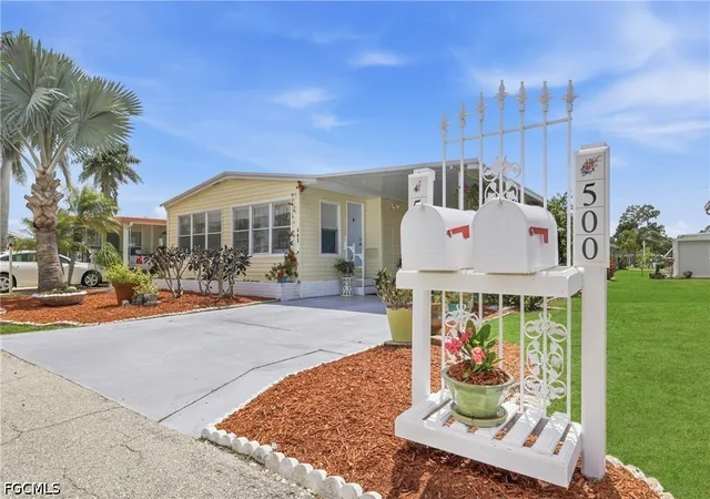 Photo 3 of Manufactured home for sale at 502 Pine Tree Ct, North Fort Myers, FL 33917 | MLS# 2026015777 | Listing updated on 2026-10-03
