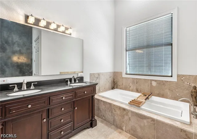 Photo 3 of Single family home for sale at 1561 Lynwood Ave, Fort Myers, FL 33901 | MLS# 2026015834 | Listing updated on 2026-09-11