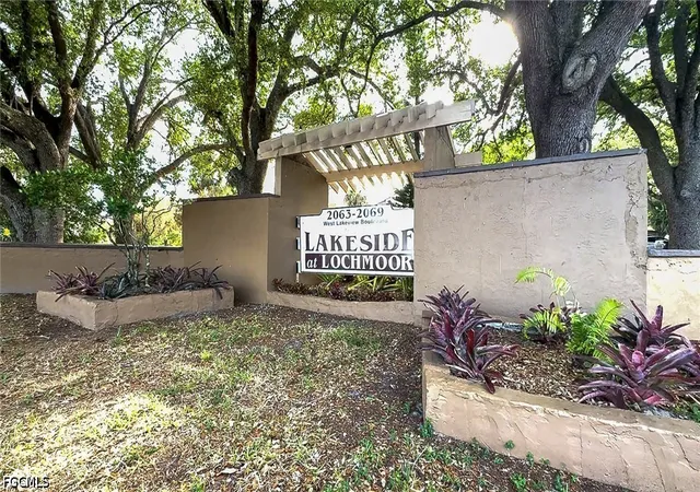Listing Photo 2 - Condo for sale in building located at 2069 W Lakeview Blvd, North Fort Myers, FL 33903 - Unit #E1