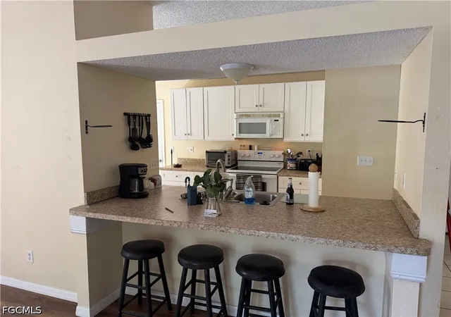 Photo 2 of Single family home for sale at 8072 Sandpiper Rd, Fort Myers, FL 33967 | MLS# 2026015885 | Listing updated on 2026-09-17