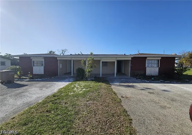 Listing Photo 4 - Condo for sale in building located at 326 Palmetto Dr, Cape Coral, FL 33904