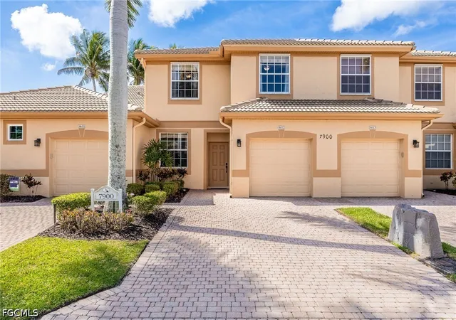 Photo 3 of Townhouse for sale at 7900 Lake Sawgrass Loop #4612, Fort Myers, FL 33907 | MLS# 2026016320 | Listing updated on 2026-09-09
