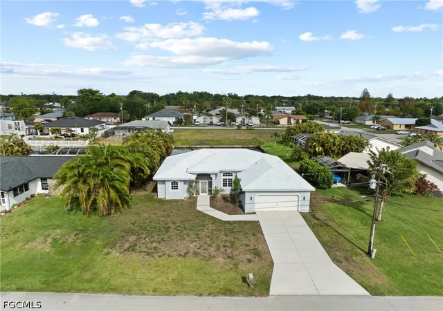 Photo 3 of Single family home for sale at 605 Se 23rd Avenue, Cape Coral, FL 33990 | MLS# 2026016322 | Listing updated on 2026-09-02