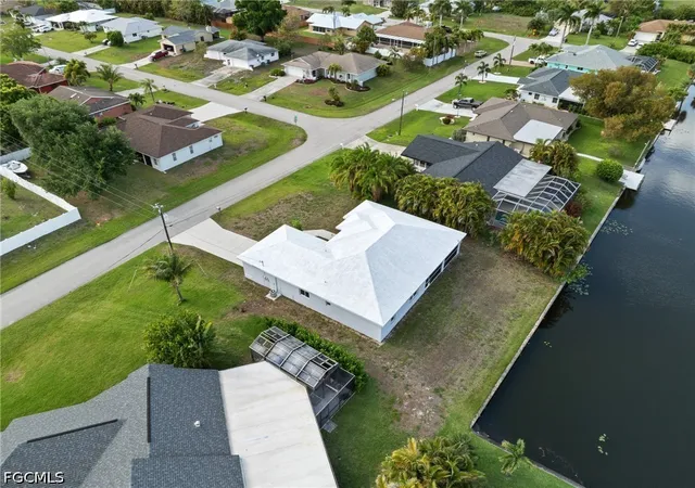 Photo 3 of Single family home for sale at 605 SE 23rd Avenue, Cape Coral, FL 33990 | MLS# 2026016322 | Listing updated on 2026-09-02